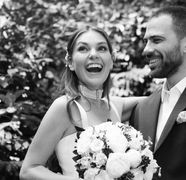 Nuntă surpriză! Asli Enver, cea mai frumoasă mireasă din Istanbul! Celebra actriță s-a căsătorit pentru a doua oară! Iată primele imagini de la fericitul eveniment!